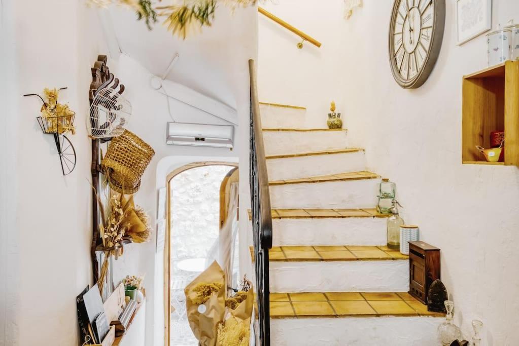 Chambre Atypique Dans Cafe Healthy Saint-Paul-de-Vence Exterior foto